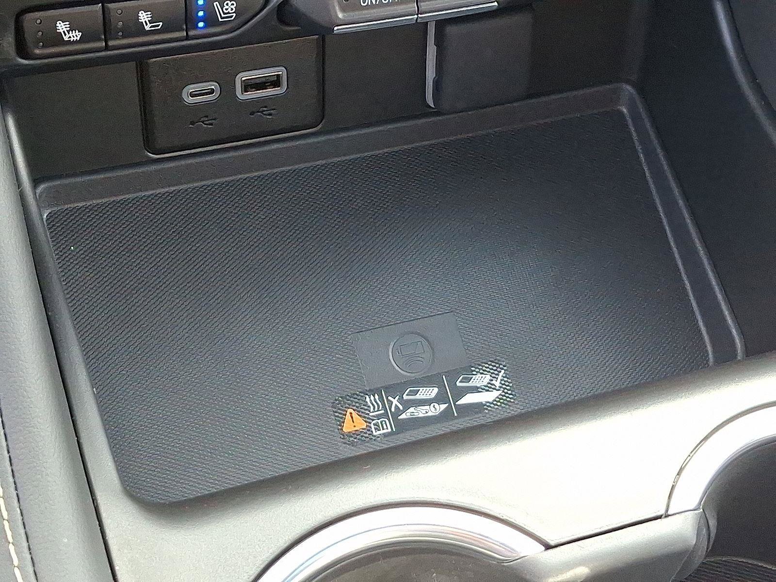 Used 2024 Chevrolet Suburban Premier w/ Premium Package image 27