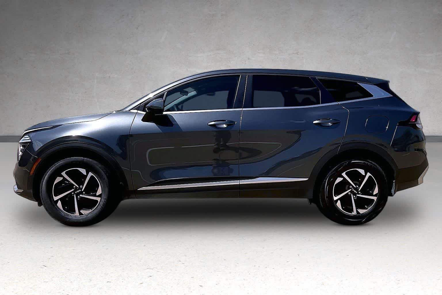 Certified 2025 Kia Sportage LX FWD image 3