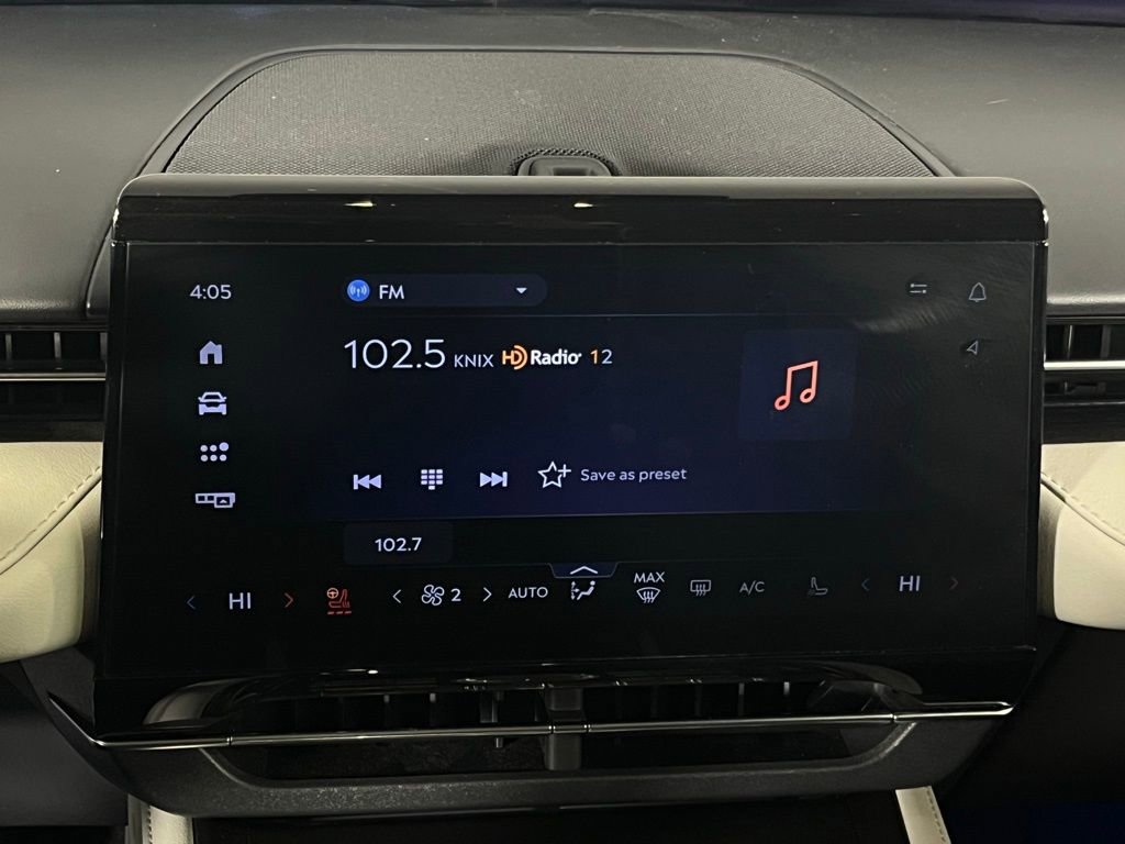 Used 2024 Lincoln Nautilus Reserve image 18