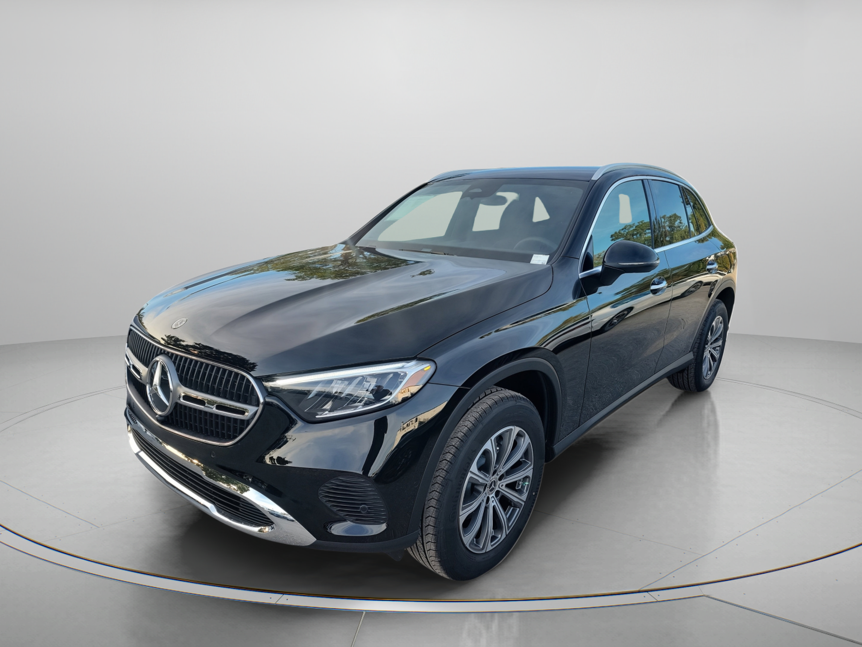 Certified 2026 Mercedes-Benz GLC 300 image 2