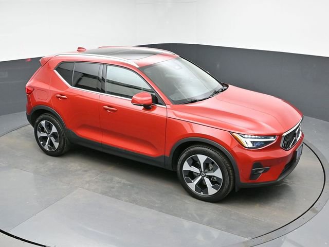 Used 2023 Volvo XC40 B4 Plus w/ Driver Assist Package image 43