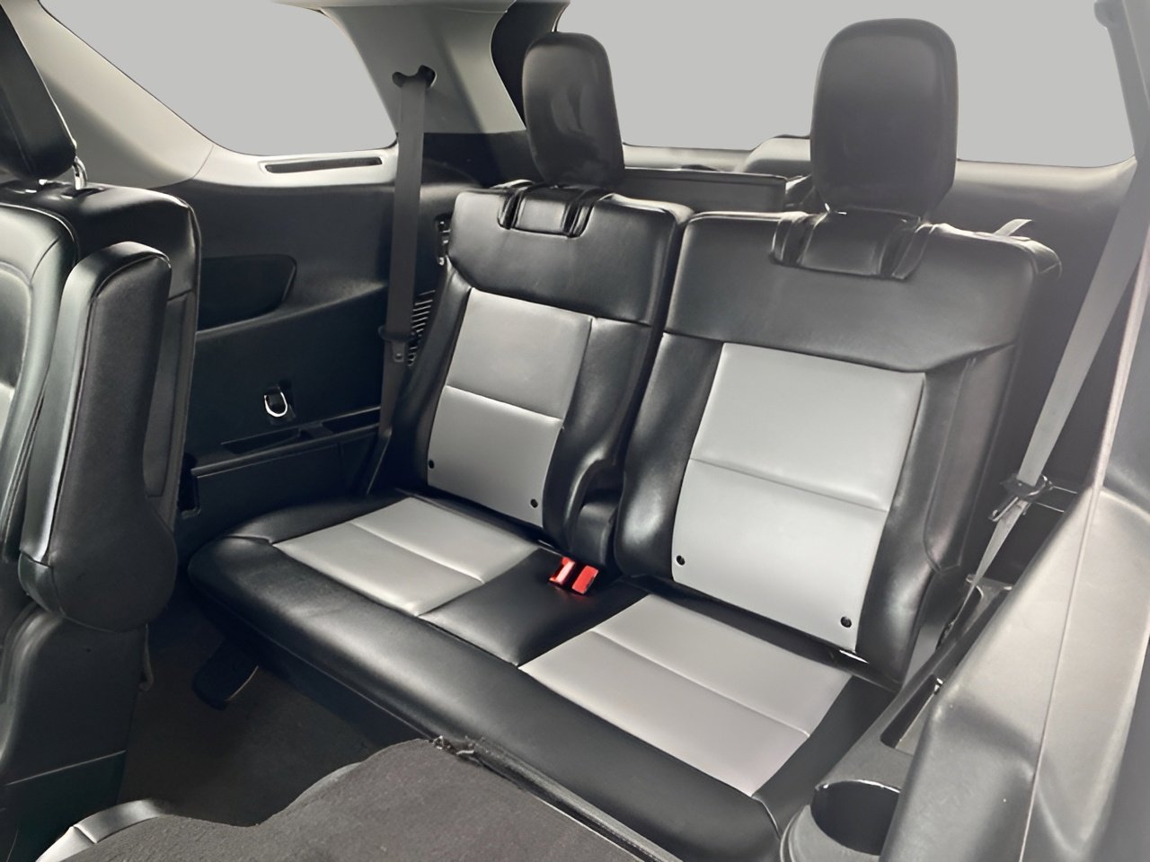 Used 2023 Ford Explorer XLT w/ Equipment Group 202A image 40