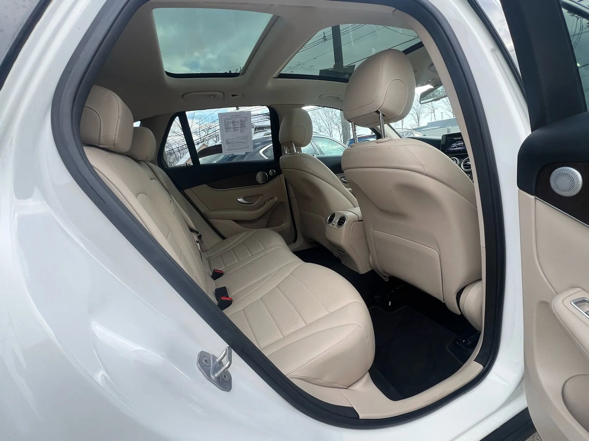 Used 2019 Mercedes-Benz GLC 300 4MATIC w/ Premium Package image 30