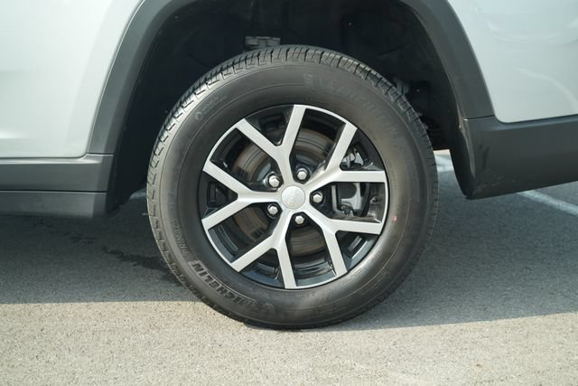 Used 2023 Jeep Grand Cherokee L Limited AWD/4WD image 49