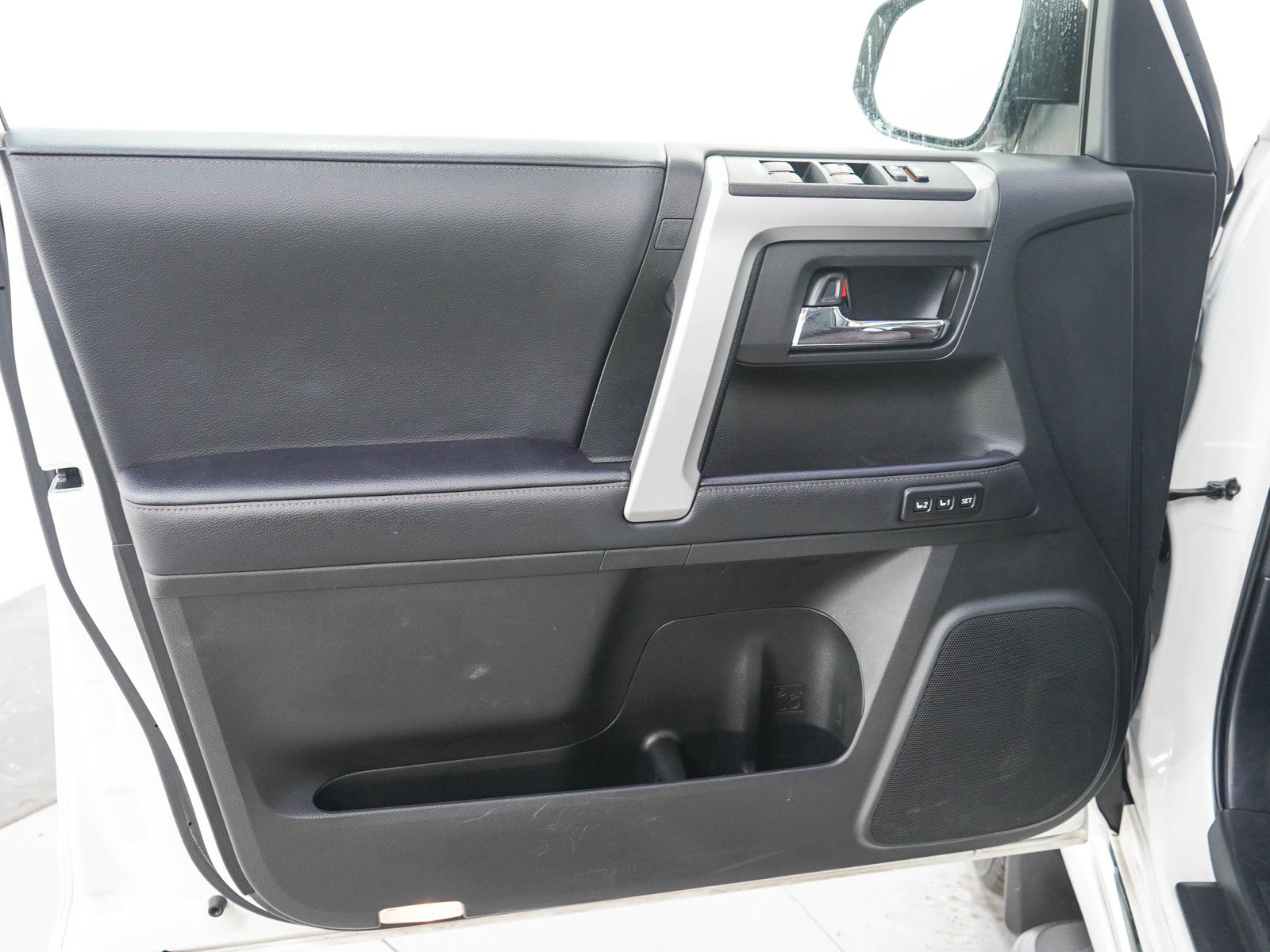 Used 2022 Toyota 4Runner Limited AWD/4WD image 19