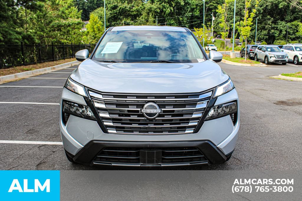 Used 2024 Nissan Rogue SV AWD/4WD image 9