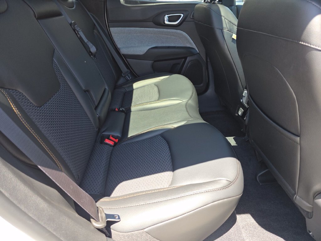 New 2026 Jeep Compass Latitude AWD/4WD image 18