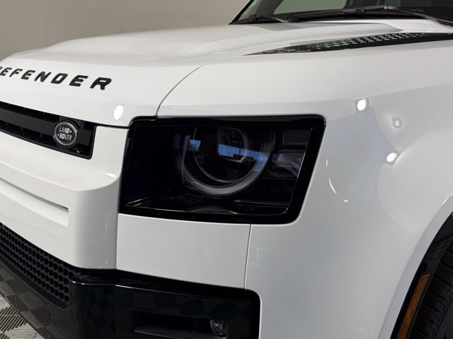 New 2026 Land Rover Defender 110 X-Dynamic SE AWD/4WD image 14