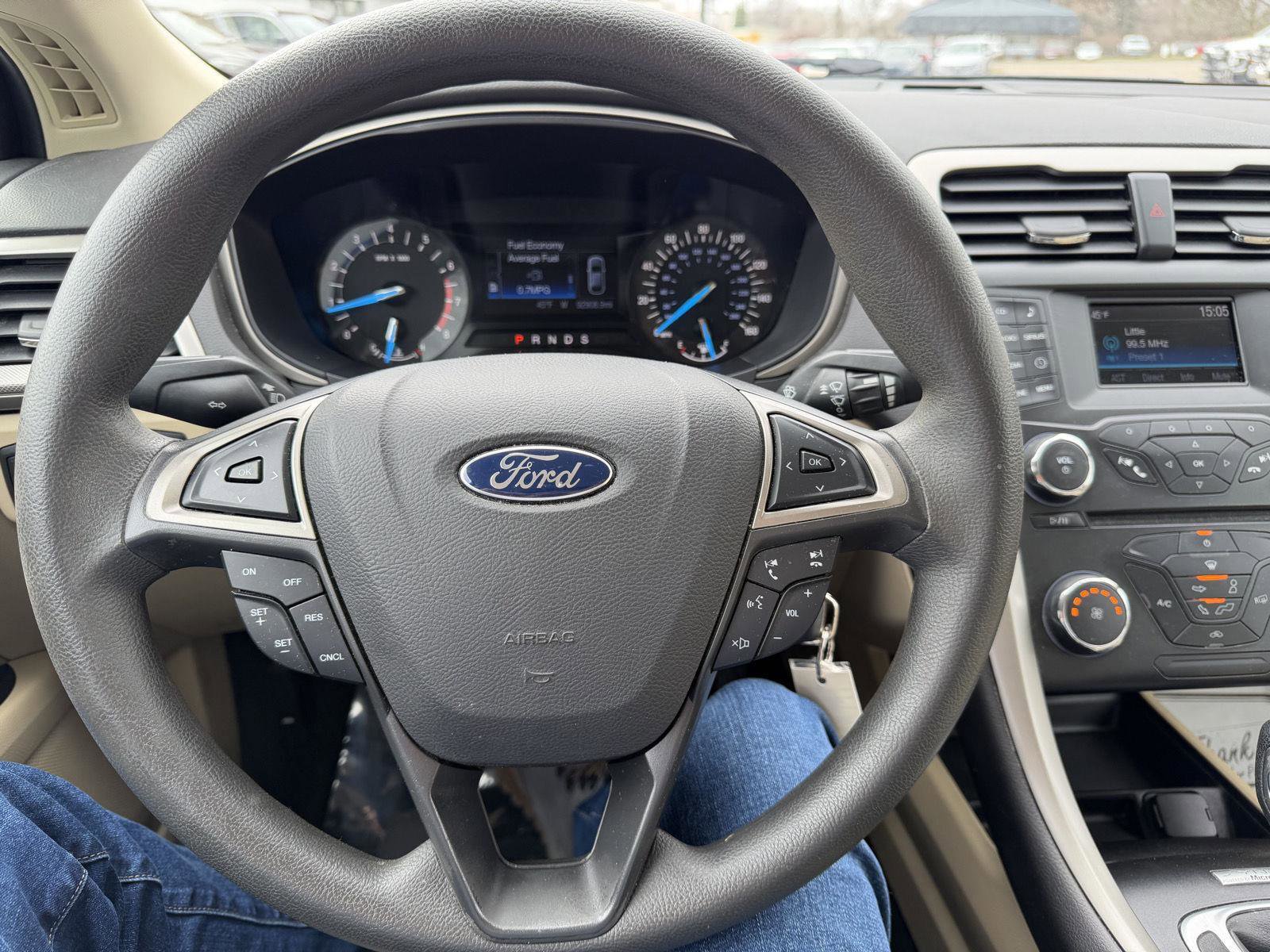 Used 2015 Ford Fusion SE image 11