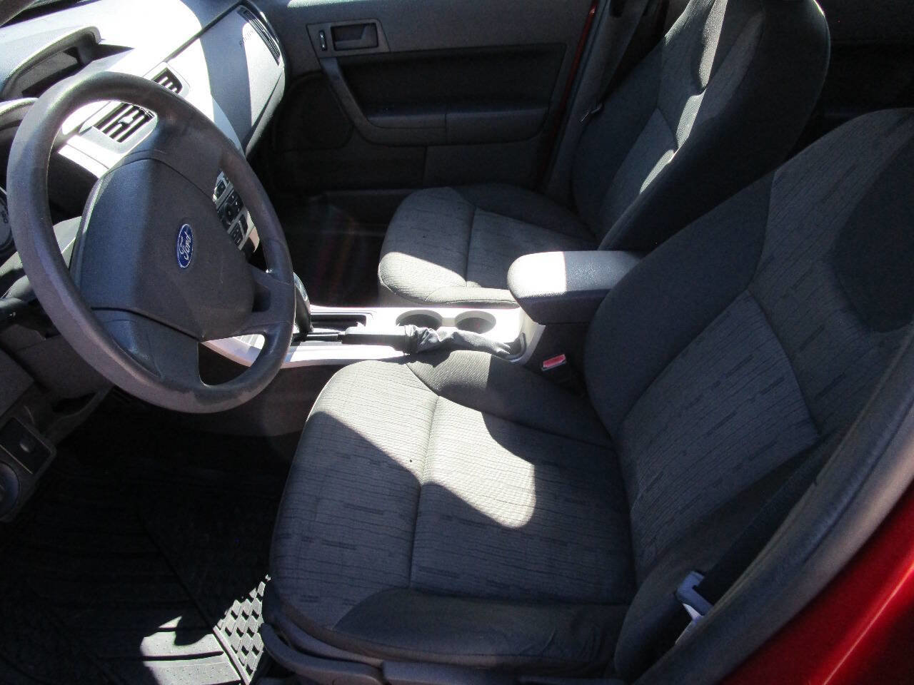 Used 2009 Ford Focus SE image 9