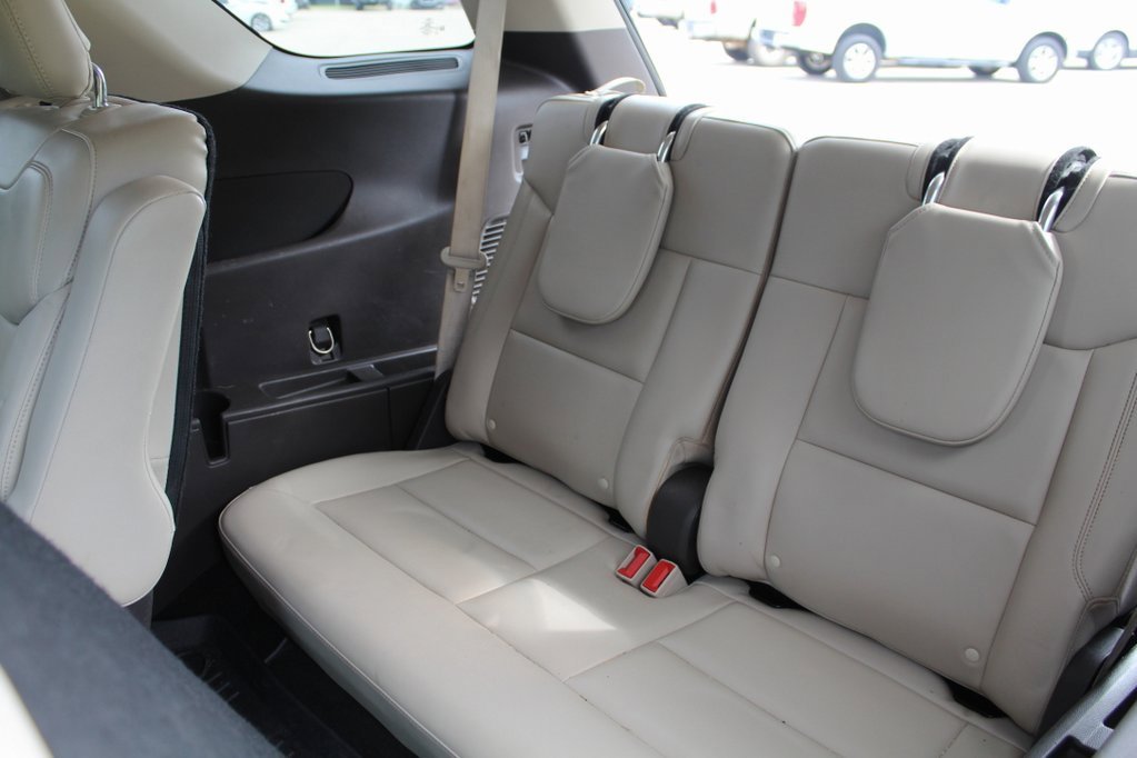 Used 2020 Ford Explorer Platinum w/ Premium Technology Package image 15