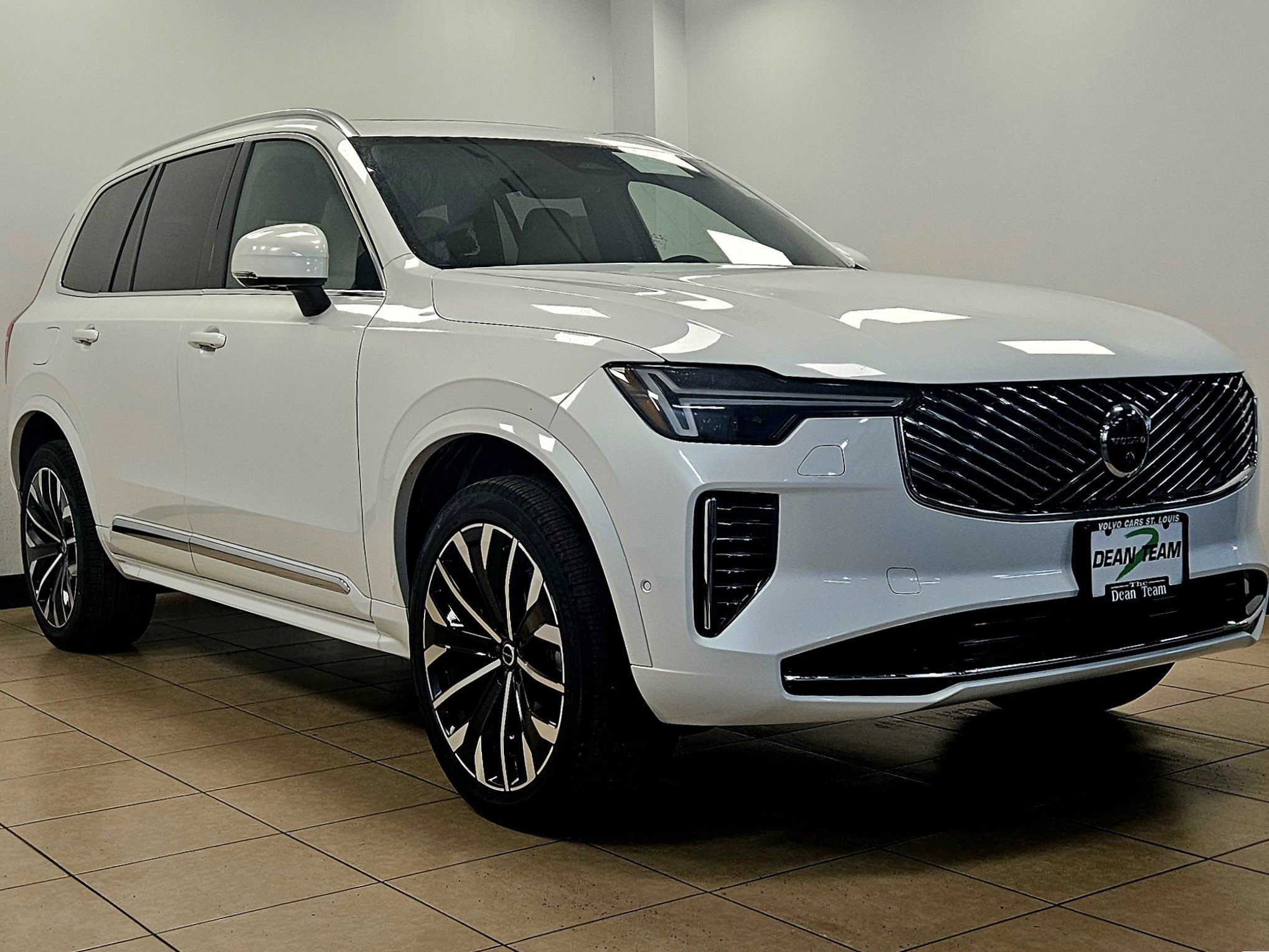 New 2026 Volvo XC90 B6 Plus w/ Protection Package AWD/4WD image 3