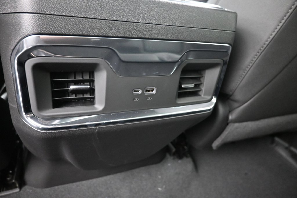New 2026 GMC Sierra 1500 Elevation w/ Elevation Premium Package AWD/4WD image 17
