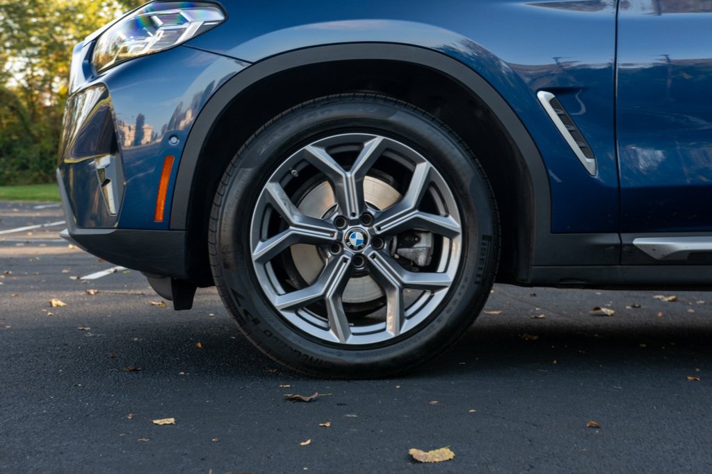 Certified 2024 BMW X3 xDrive30i w/ Premium Package AWD/4WD image 3