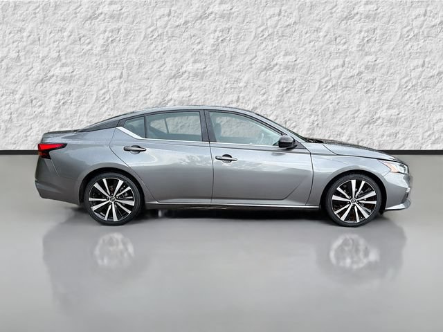 Used 2022 Nissan Altima 2.5 SR FWD image 2