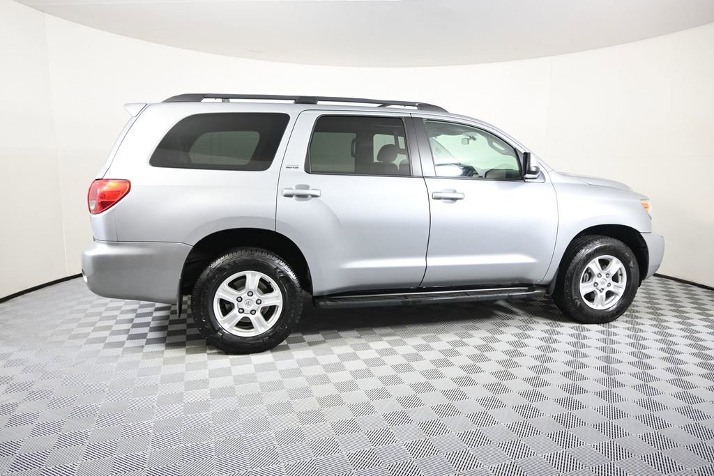 Used 2016 Toyota Sequoia SR5 AWD/4WD image 7