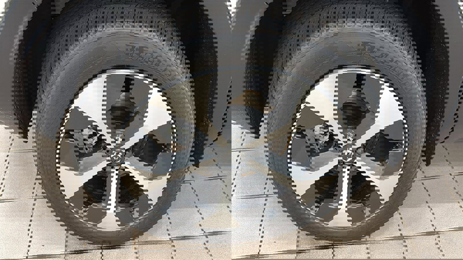 Used 2026 Volvo XC40 B5 Plus w/ Protection Package Premier AWD/4WD image 31