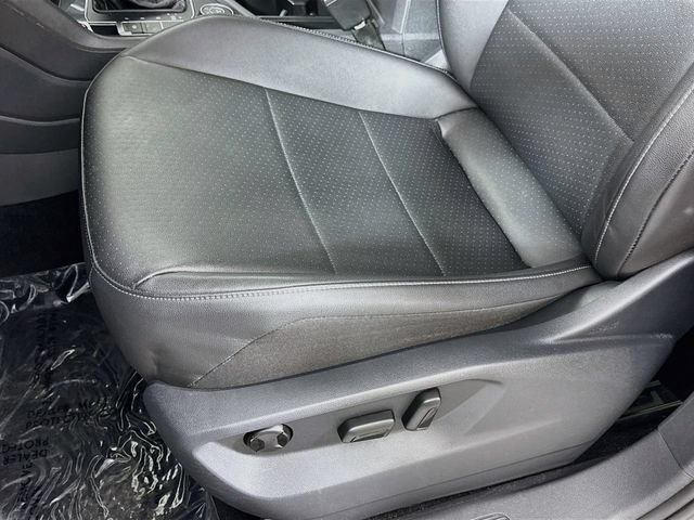 Certified 2020 Volkswagen Tiguan SE w/ Panoramic Sunroof Package AWD/4WD image 20