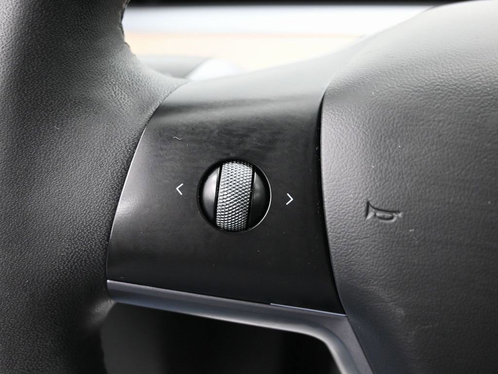 Used 2023 Tesla Model Y Long Range image 15