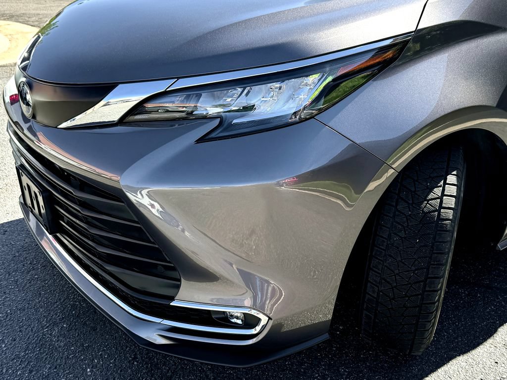 Used 2021 Toyota Sienna XLE AWD/4WD image 5