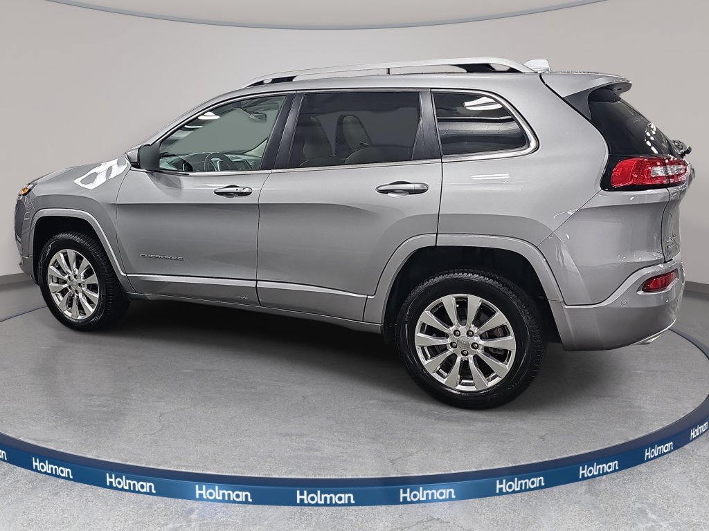 Used 2017 Jeep Cherokee Overland w/ Technology Group AWD/4WD image 9