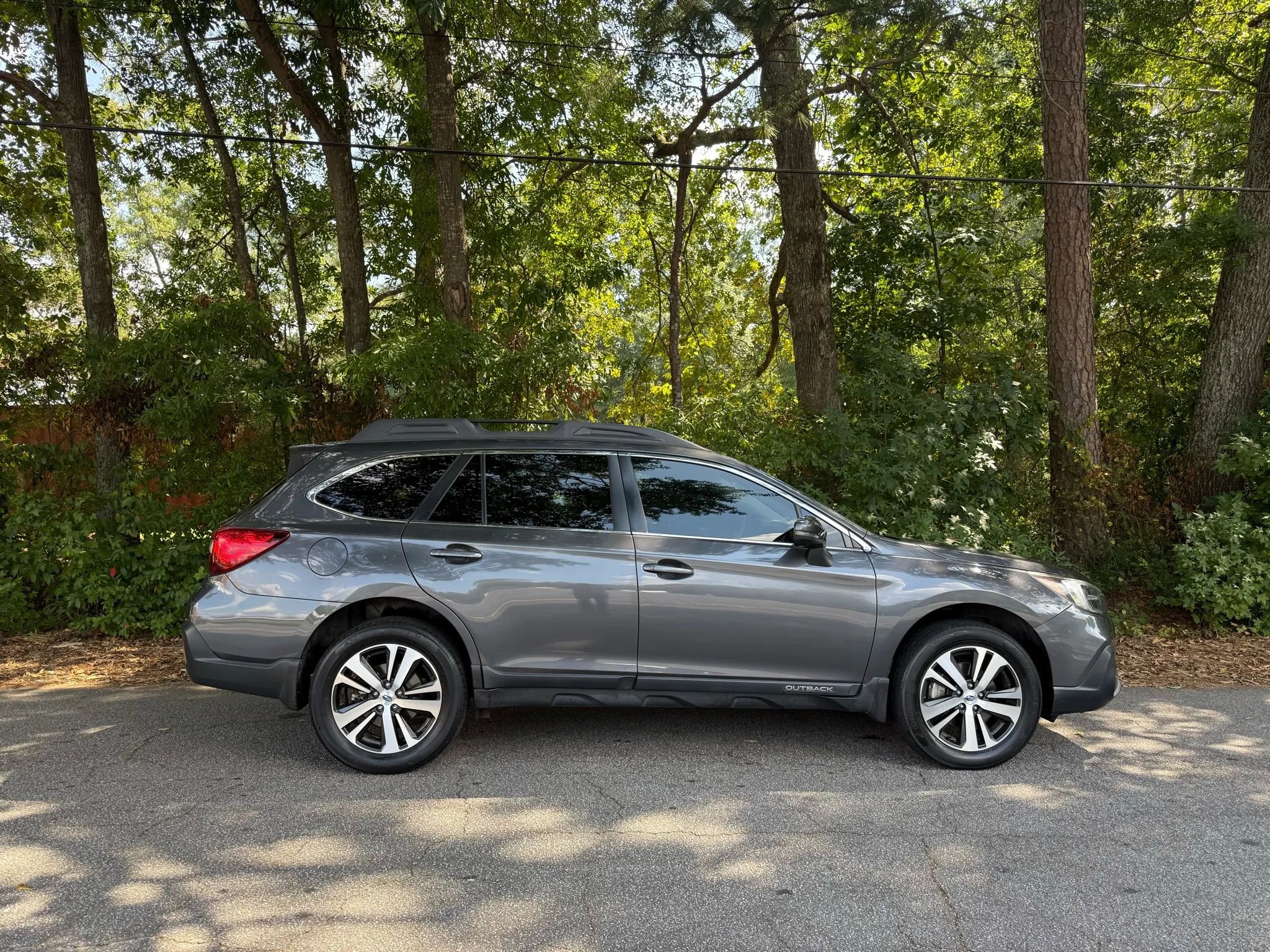 Used 2018 Subaru Outback 2.5i Limited image 12