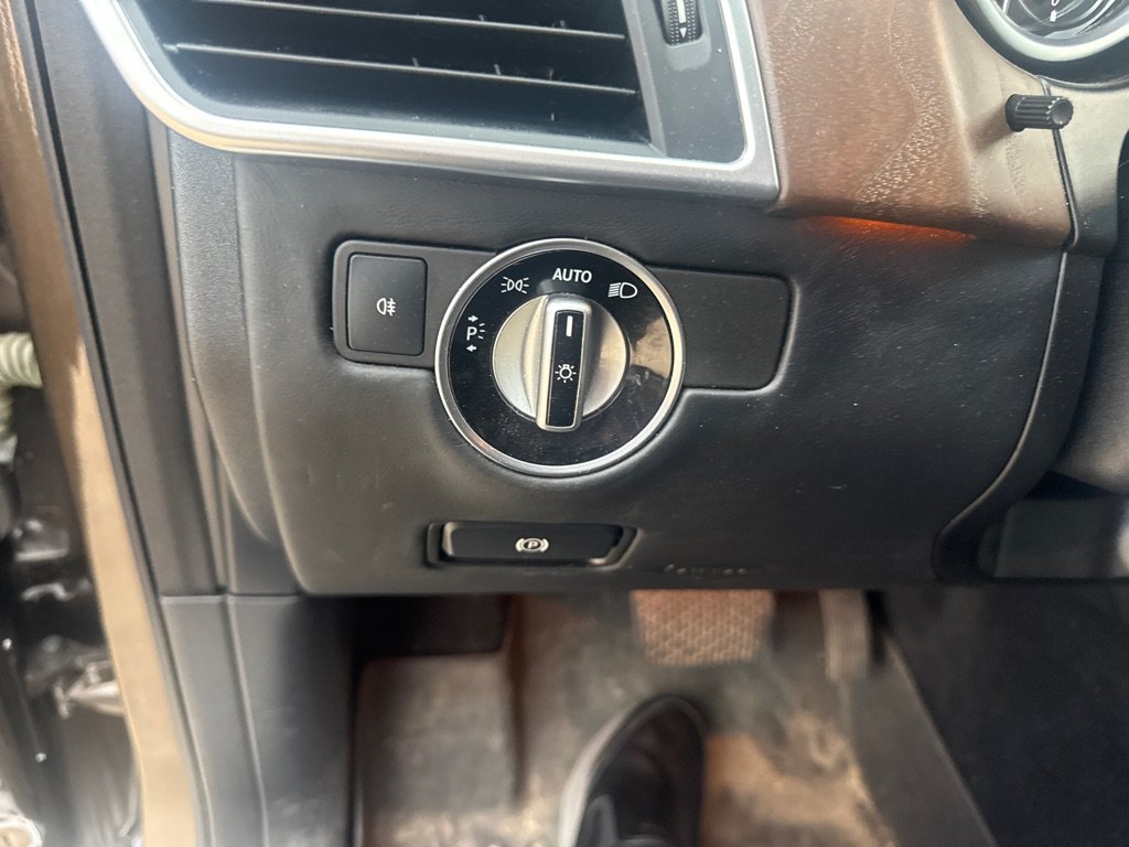 Used 2015 Mercedes-Benz GL 450 4MATIC image 24