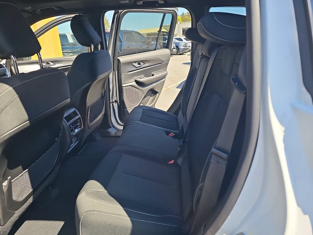 New 2027 Jeep Grand Cherokee Laredo X AWD/4WD image 14