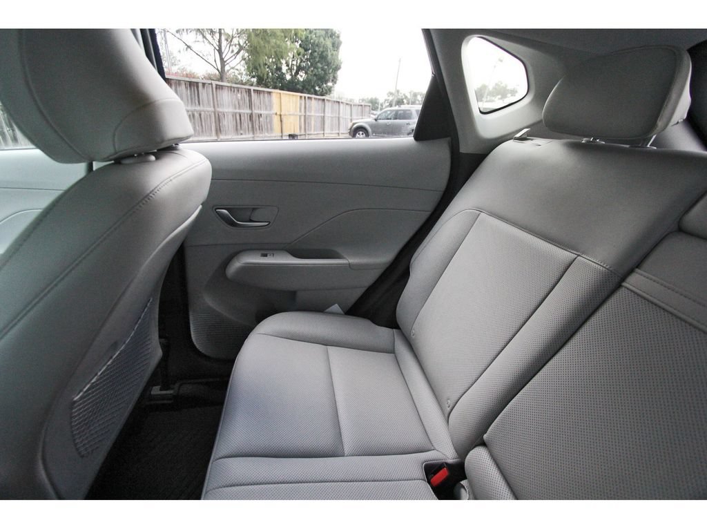 Certified 2025 Hyundai Kona Limited AWD/4WD image 12