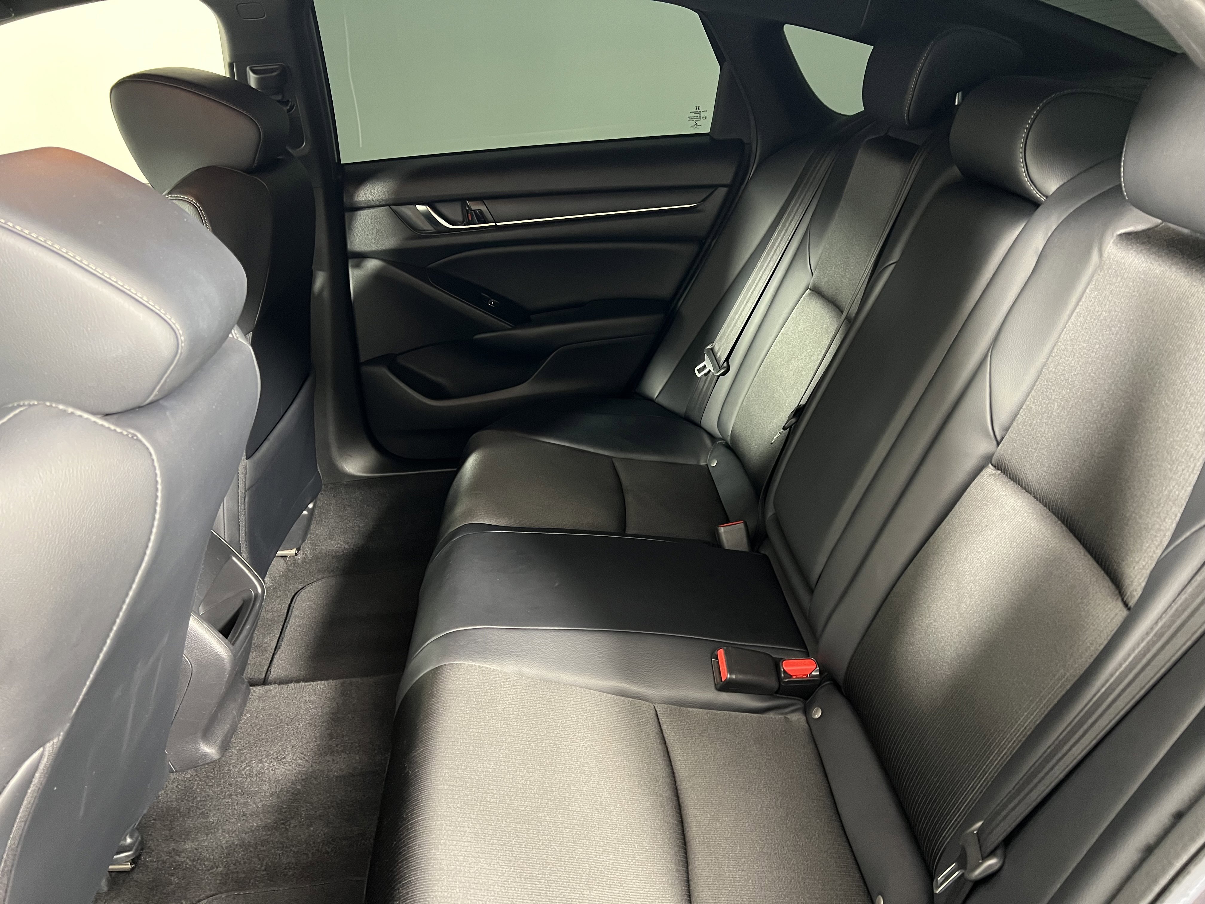 Used 2018 Honda Accord Sport image 19