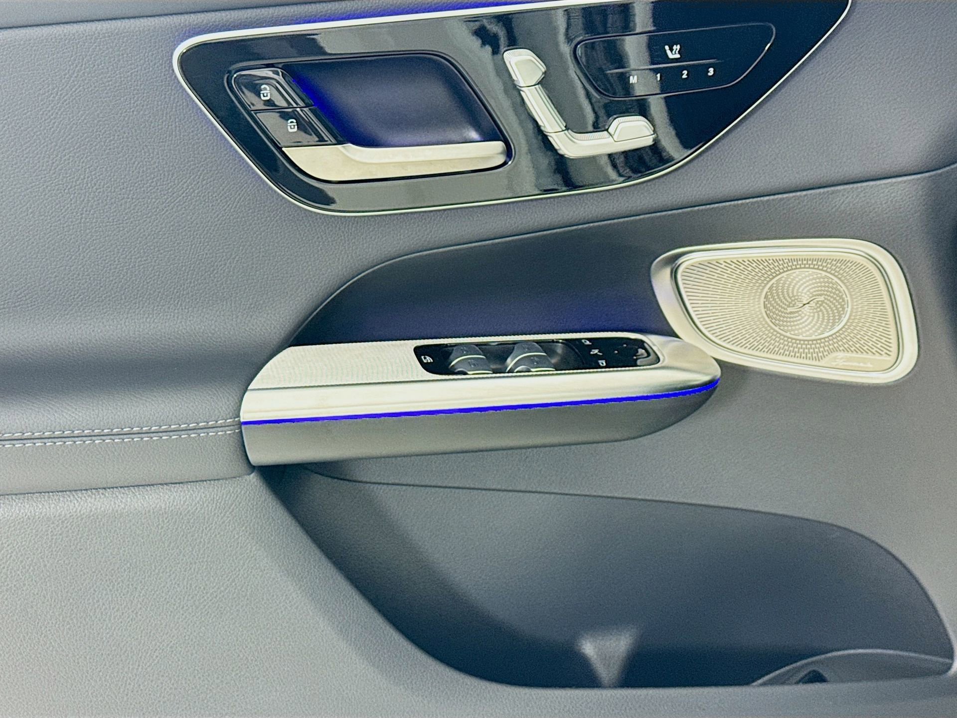 Used 2025 Mercedes-Benz GLC 300 image 19