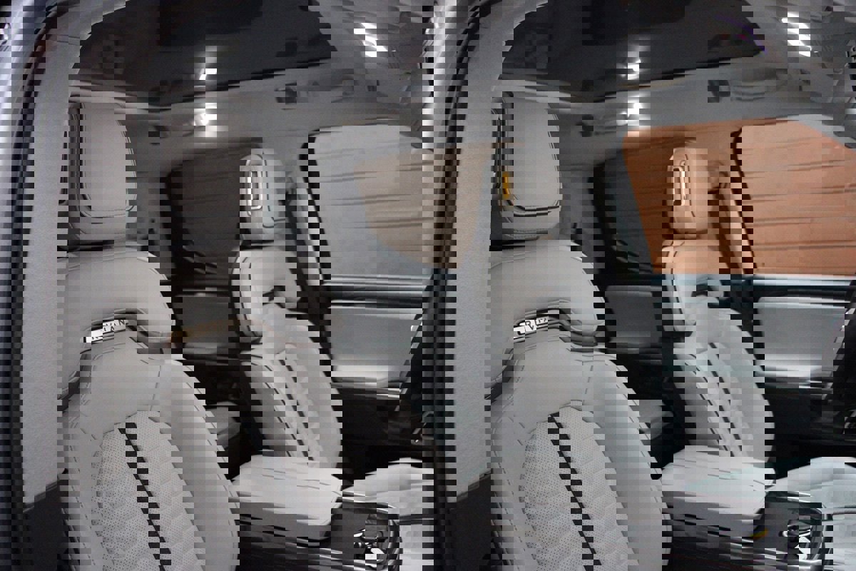 Used 2023 Rivian R1T Adventure image 26