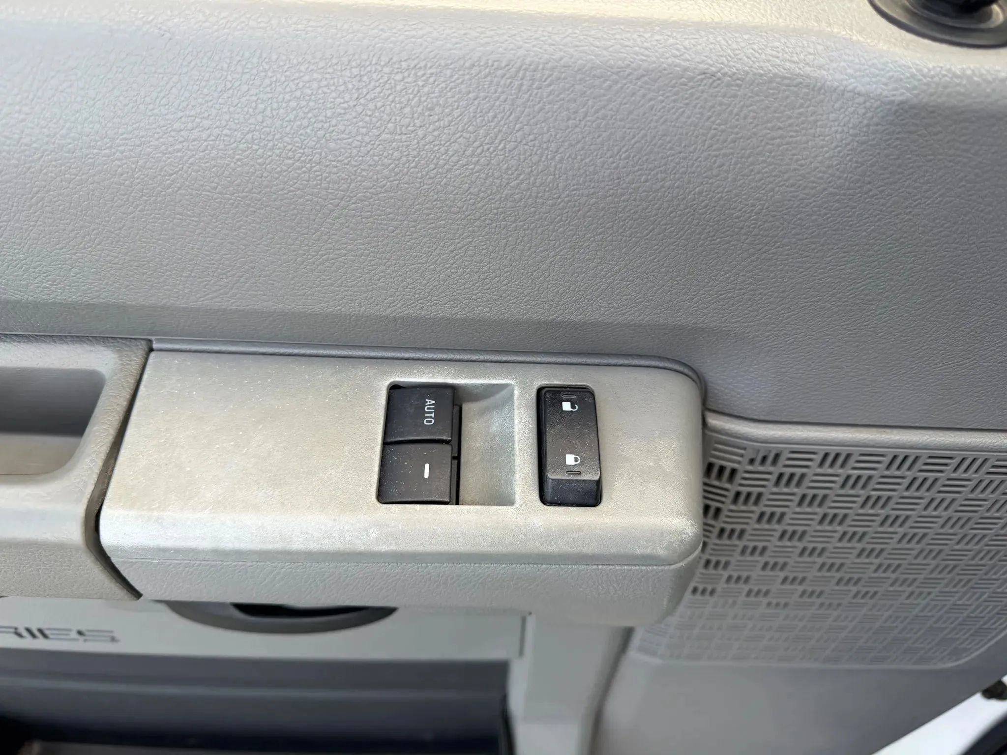 Used 2010 Ford E-250 and Econoline 250 image 20