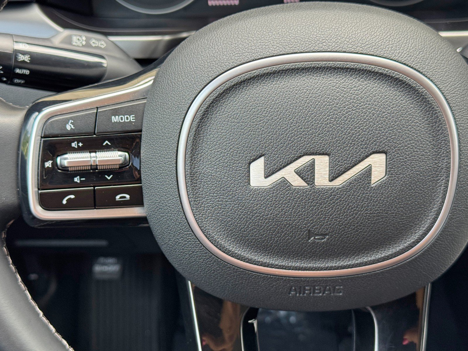Used 2022 Kia Sorento S FWD image 19