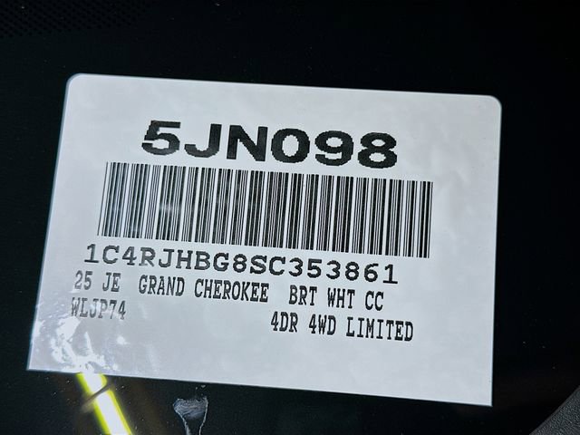 New 2025 Jeep Grand Cherokee Limited w/ Luxury Tech Group II image 24
