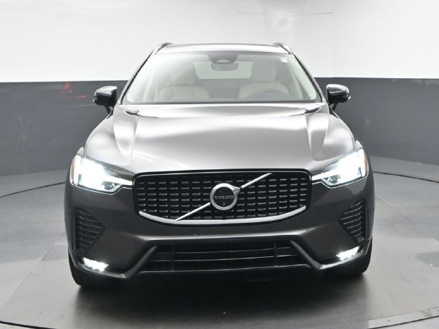 Used 2024 Volvo XC60 B5 Plus w/ Protection Package Premier AWD/4WD image 2