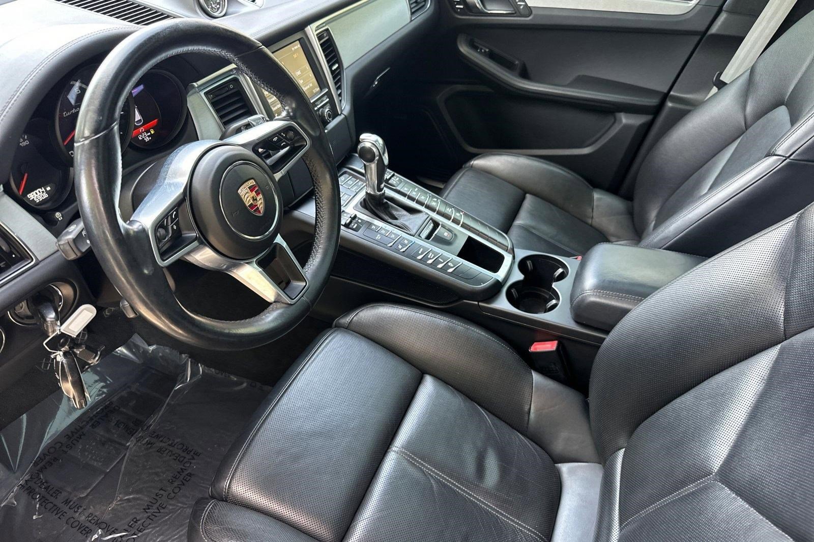 Used 2015 Porsche Macan Turbo AWD/4WD image 4