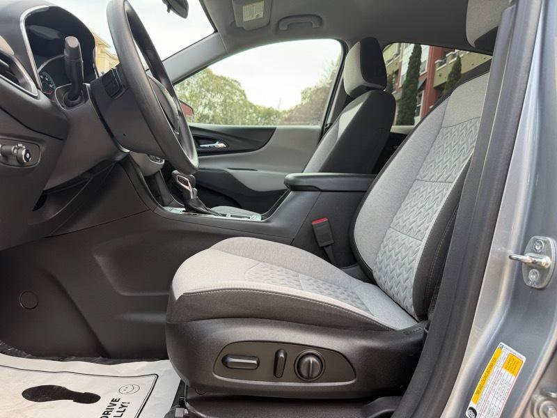 Used 2023 Chevrolet Equinox LS AWD/4WD image 31