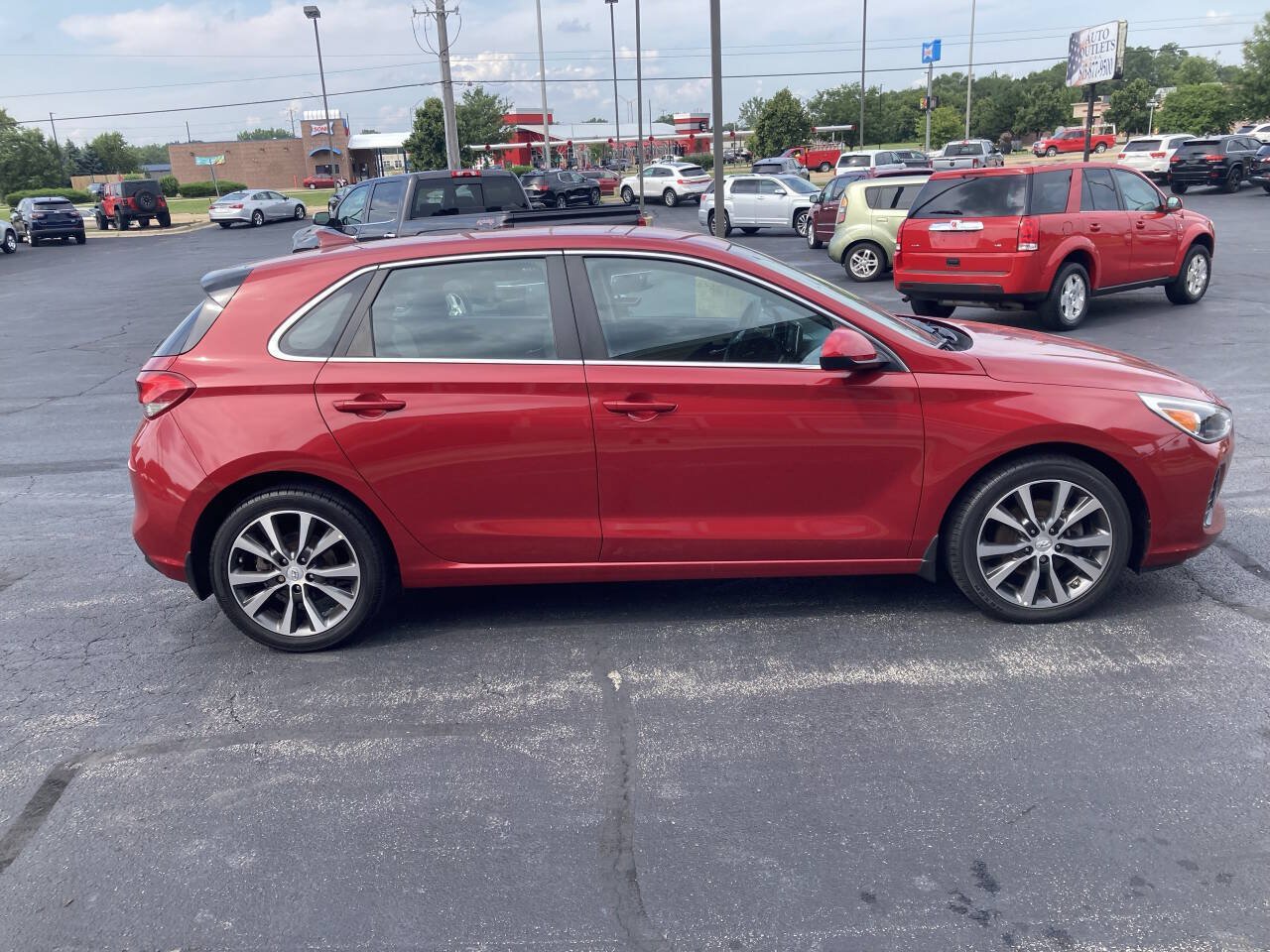 Used 2020 Hyundai Elantra GT FWD image 2