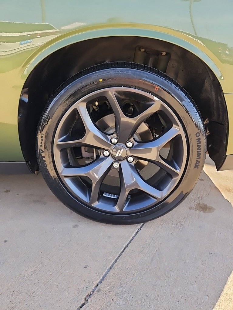 Used 2020 Dodge Challenger SXT w/ Blacktop Package image 9