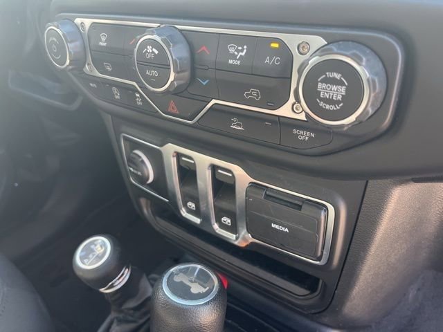 Used 2023 Jeep Wrangler Sport S image 24