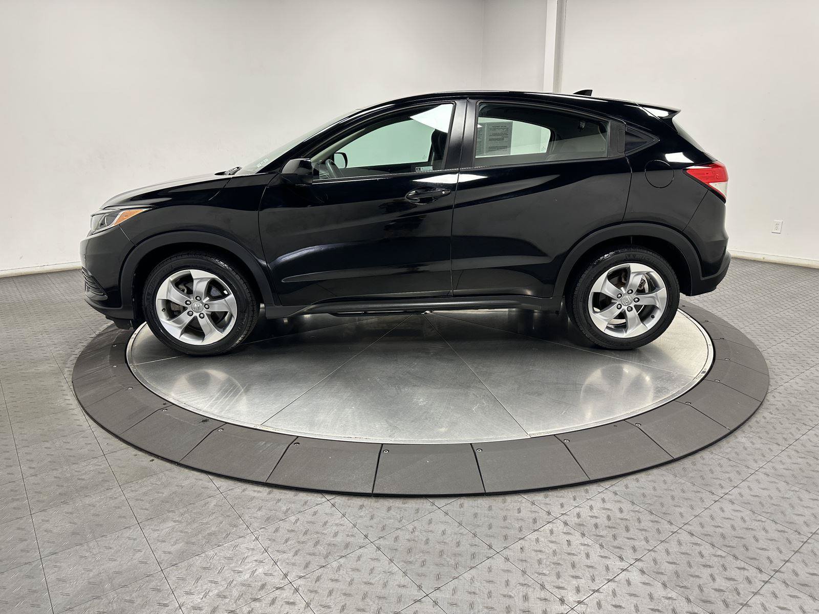 Certified 2022 Honda HR-V LX image 8