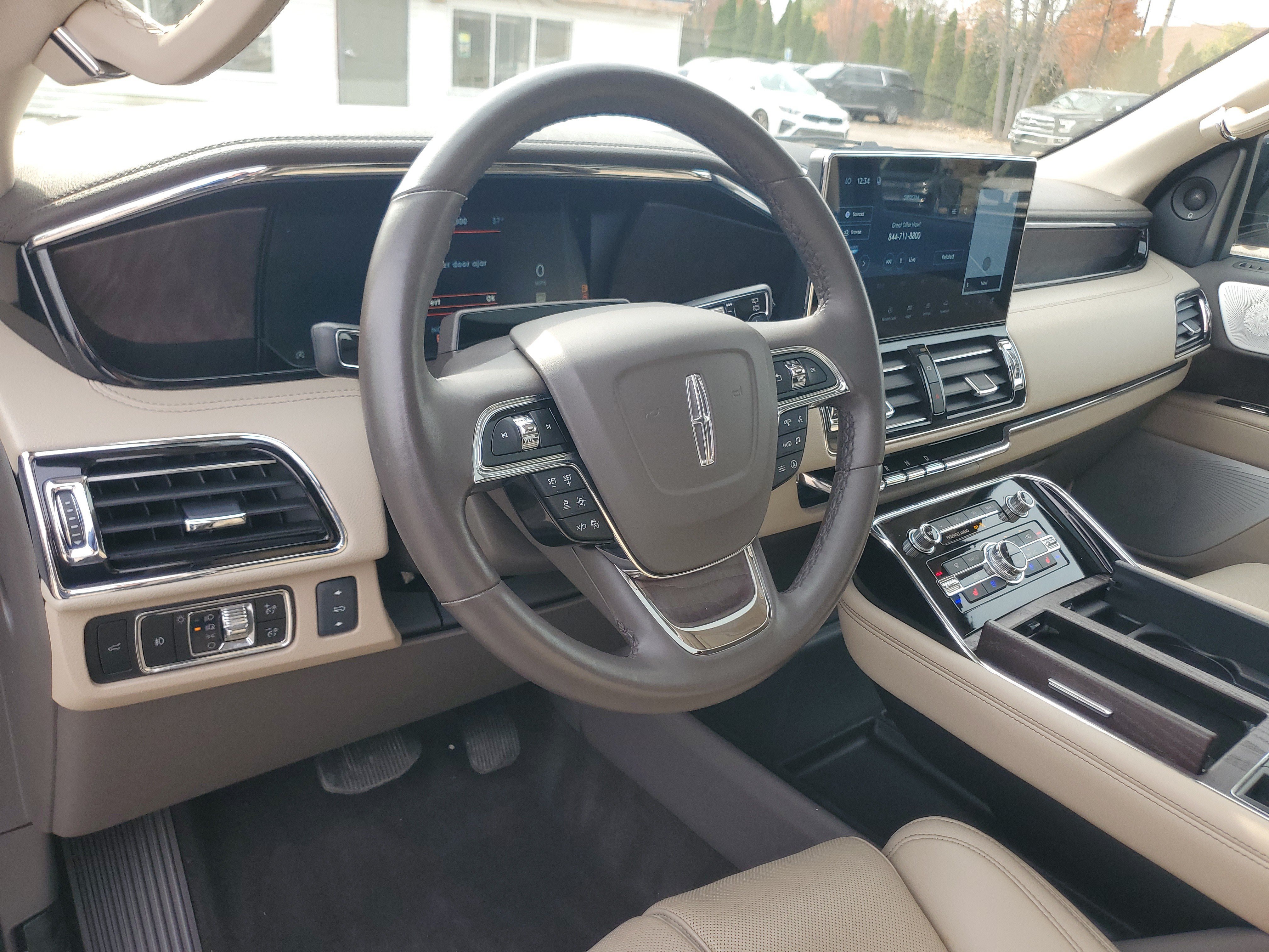Used 2023 Lincoln Navigator L Reserve AWD/4WD image 13