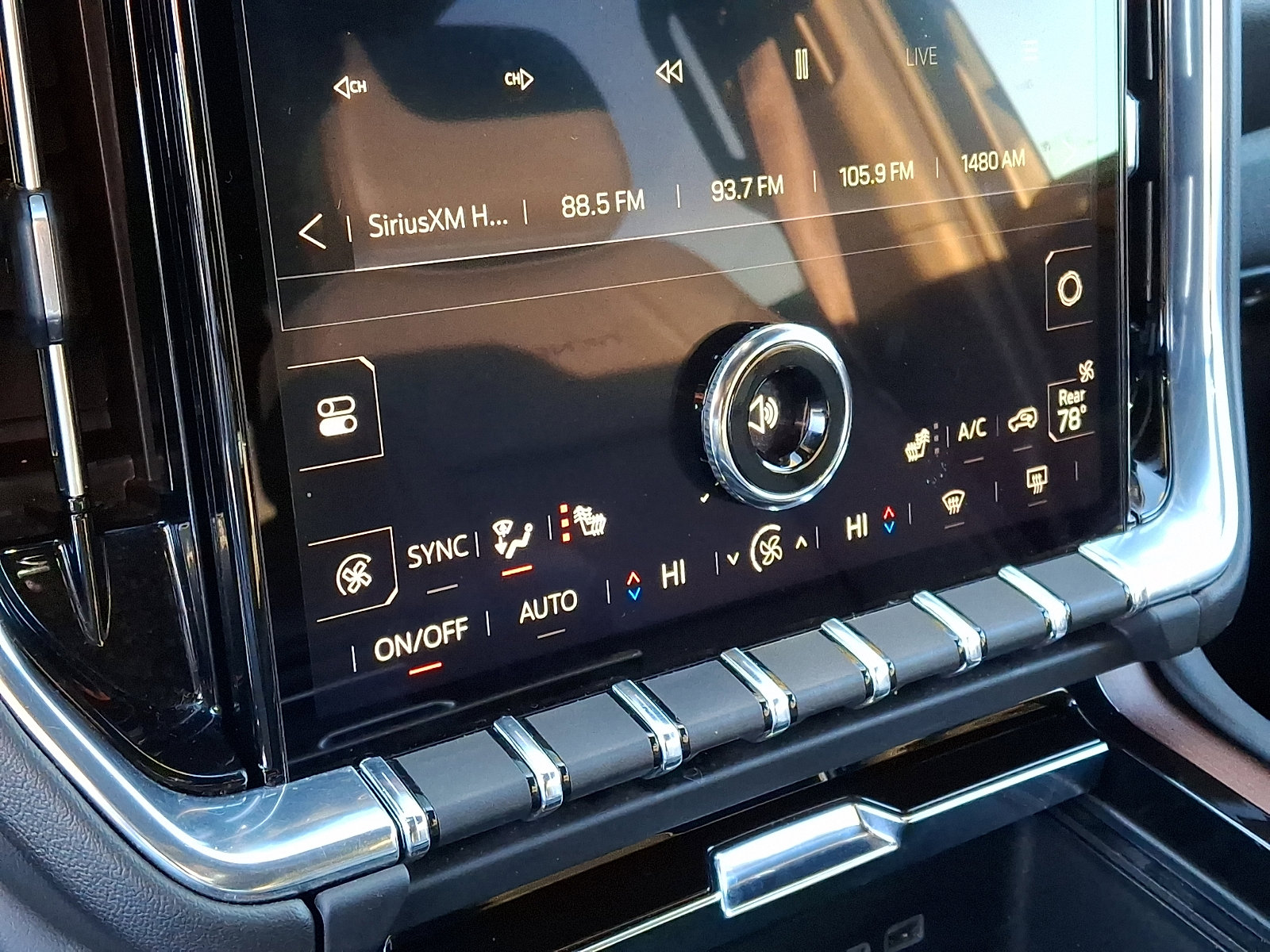 Certified 2025 GMC Yukon Denali image 18