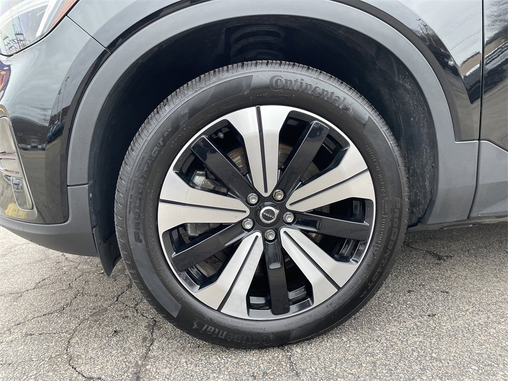 Used 2023 Volvo C40 Recharge Core image 9