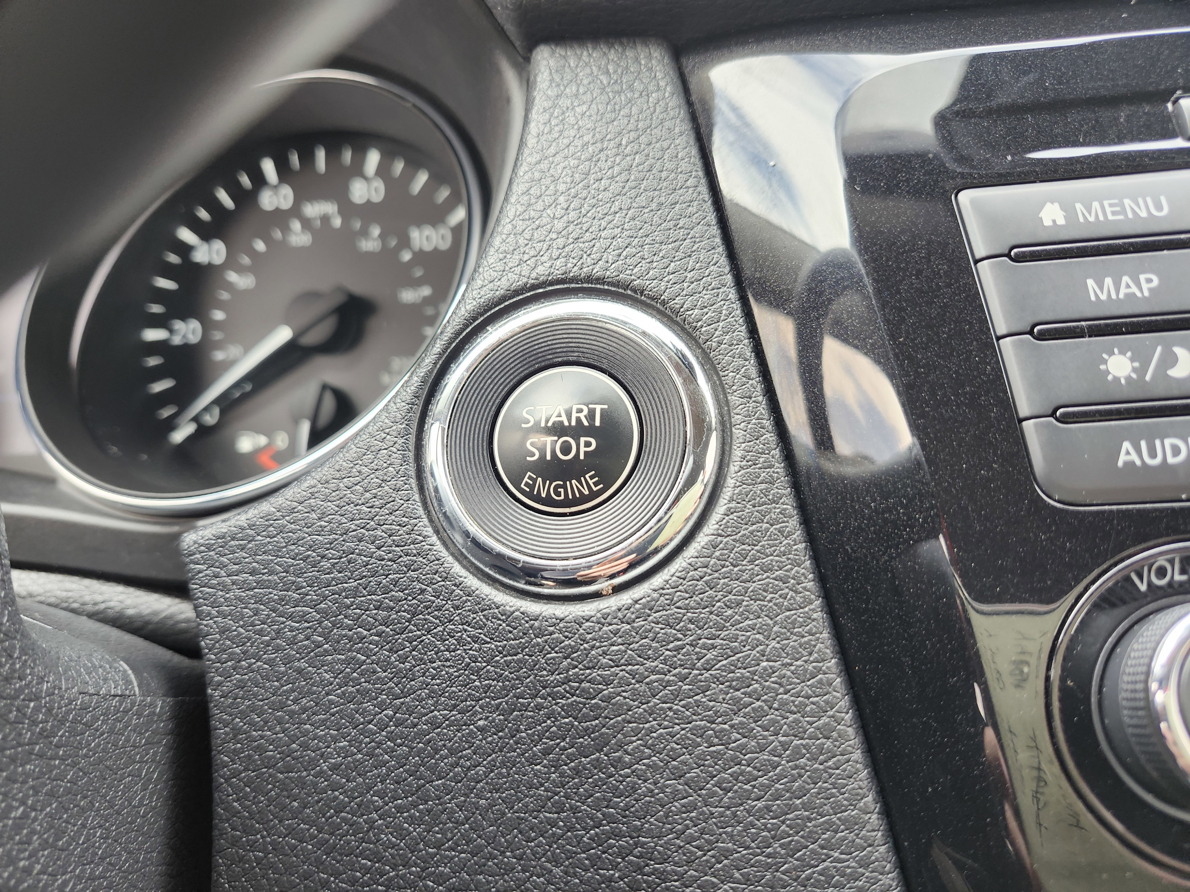 Used 2020 Nissan Rogue SL image 8