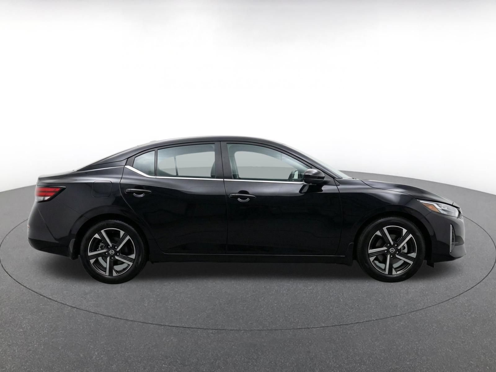 Used 2025 Nissan Sentra SV FWD image 14