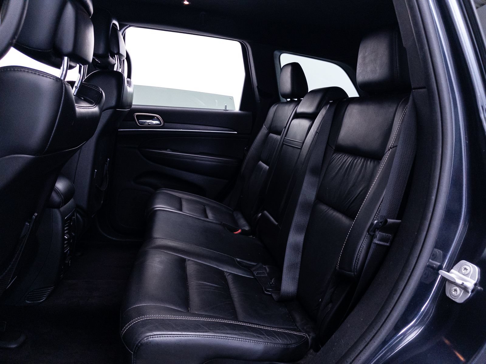 Used 2016 Jeep Grand Cherokee Limited AWD/4WD image 34
