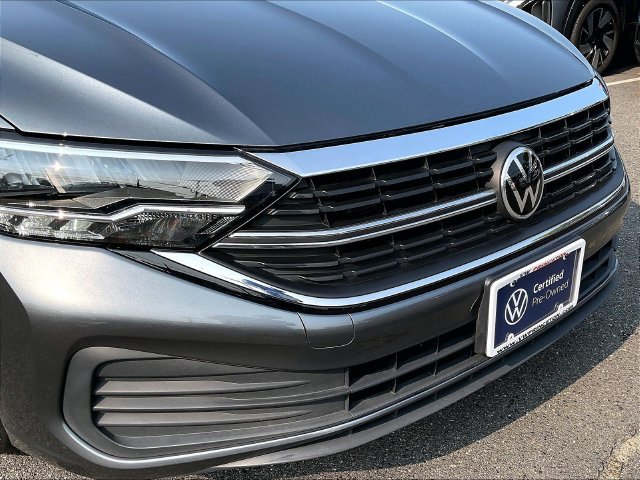 Certified 2022 Volkswagen Jetta SE FWD image 30