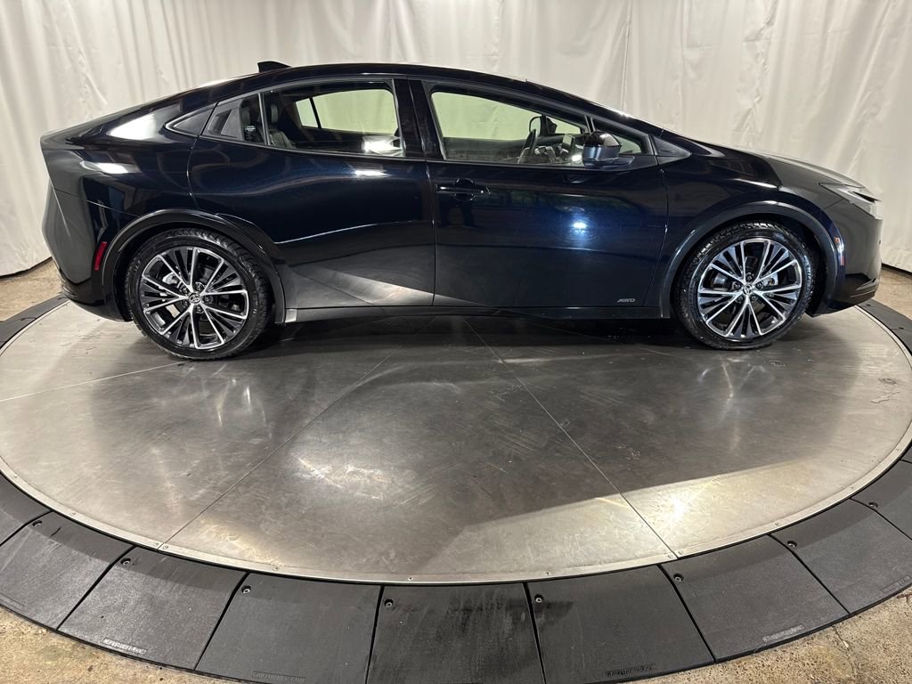 Used 2024 Toyota Prius XLE image 9